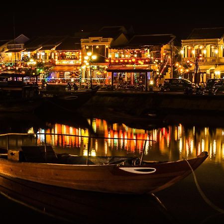Light Sky Homestay Hoi An Bagian luar foto